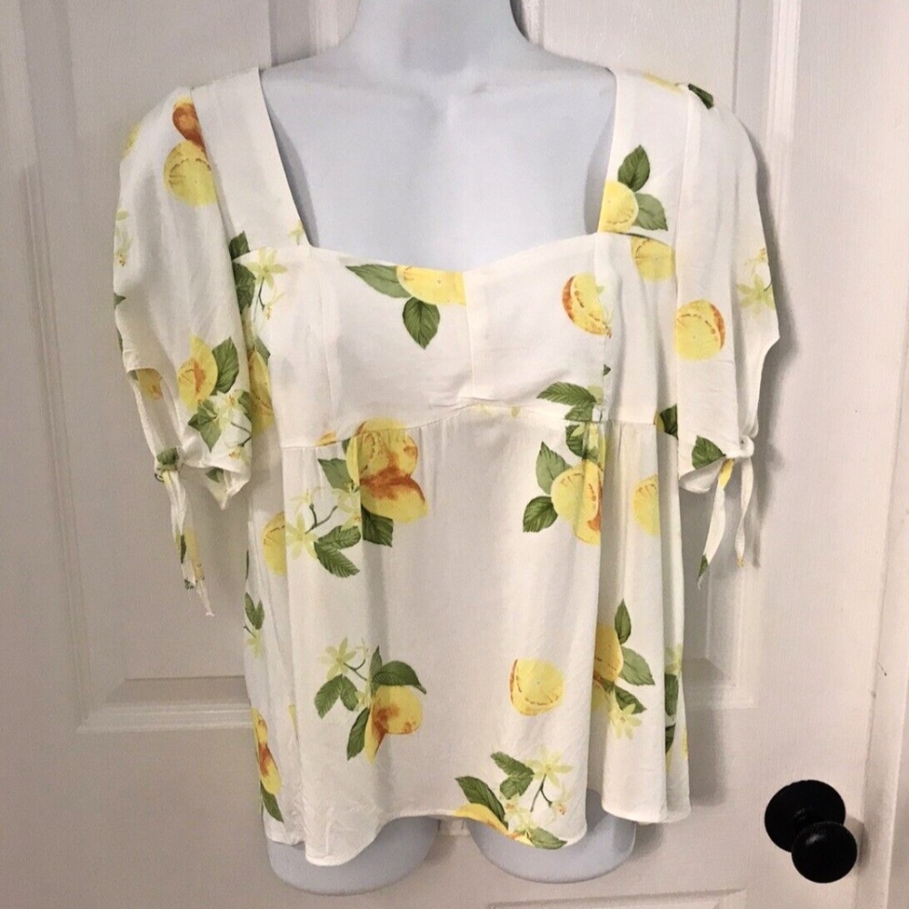 NWT $108 Saks Fifth Ave Lemon Print Top * Size Lg Yellow & White Saks 5th Avenue